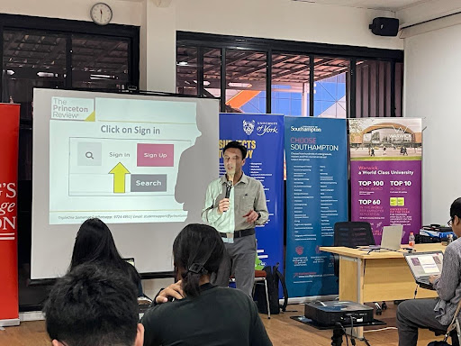 在雅加达南部IDP中心举办的全真SAT模拟考试